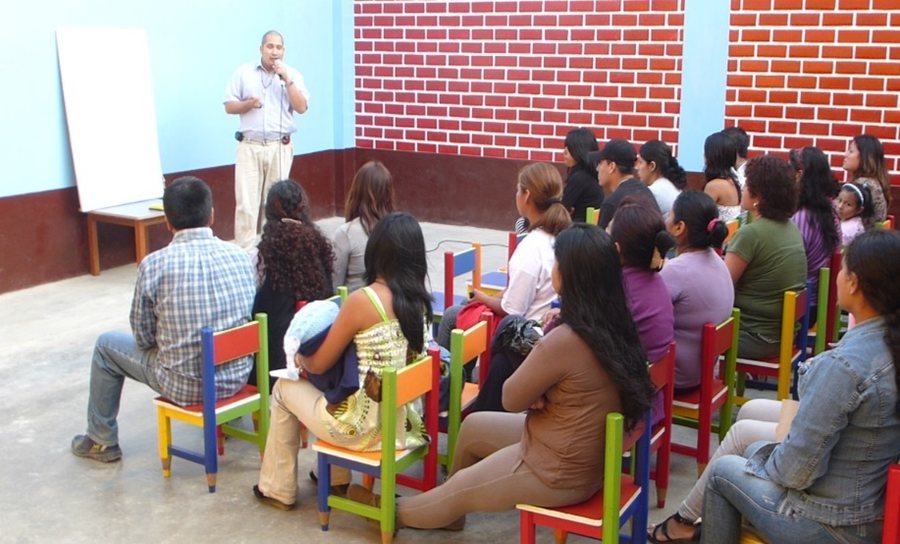 Reunión de escuela para padres