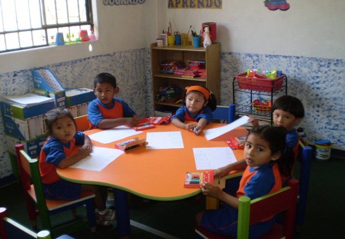 Niños trabajando en equipo